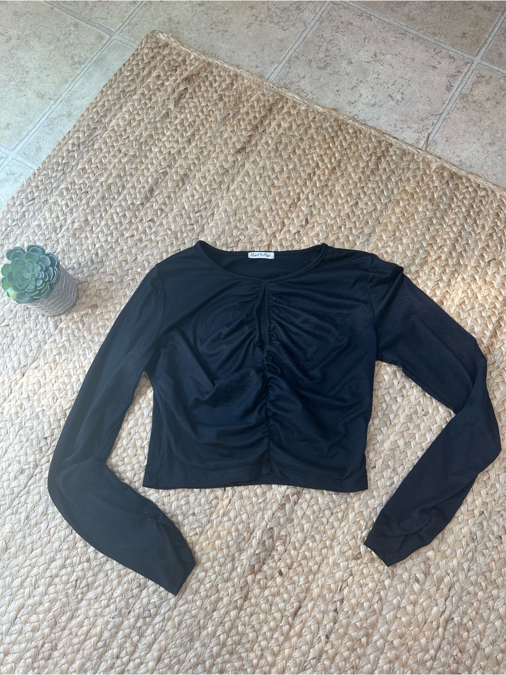 RUCHED LONG SLEEVE CROP TOP